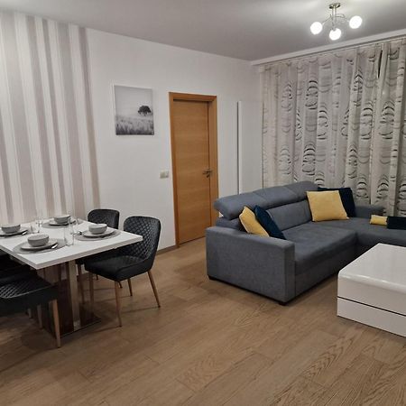Stylish Panorama City Family Suite Bratislava Exterior photo