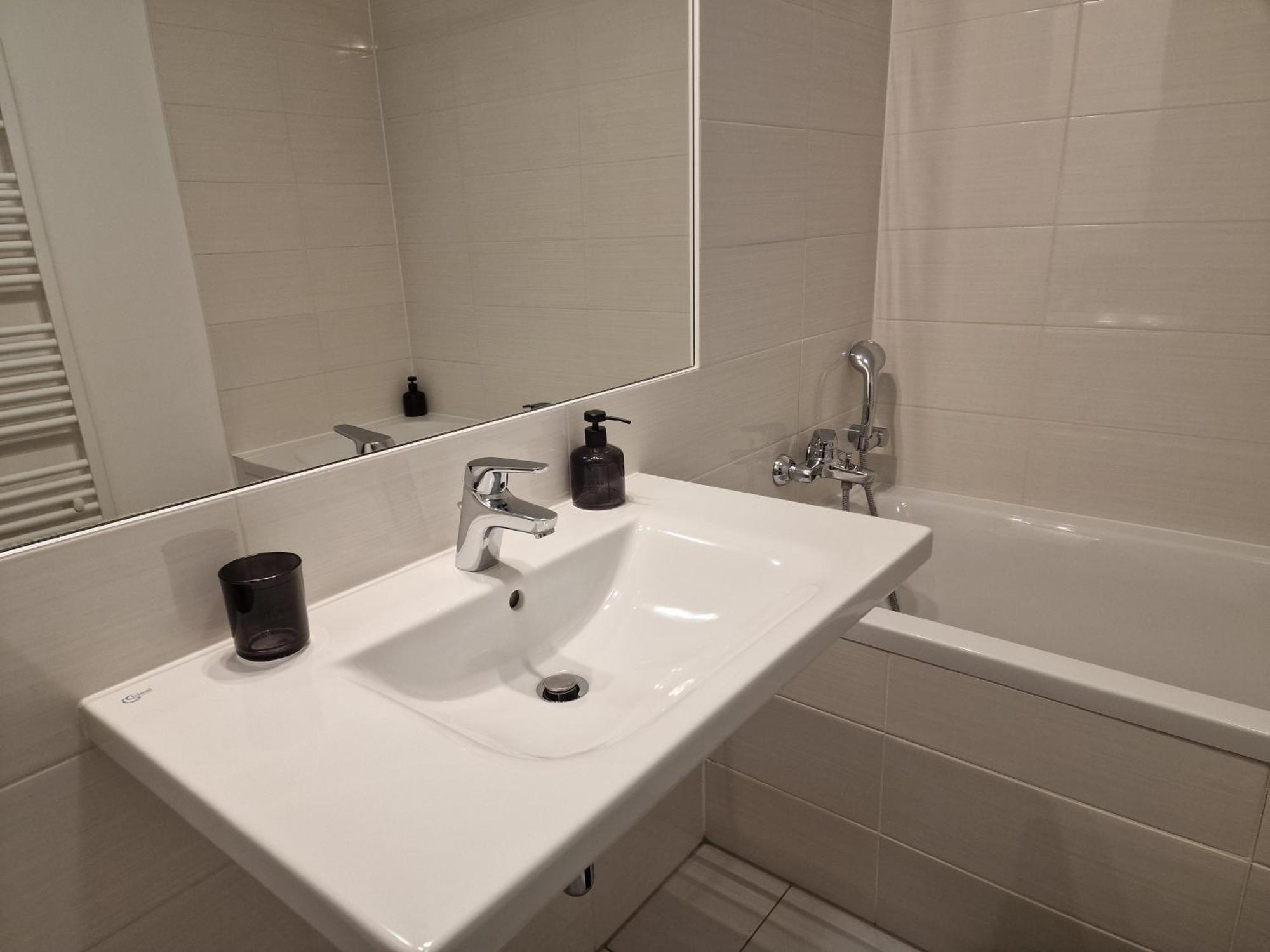 Stylish Panorama City Family Suite Bratislava Exterior photo